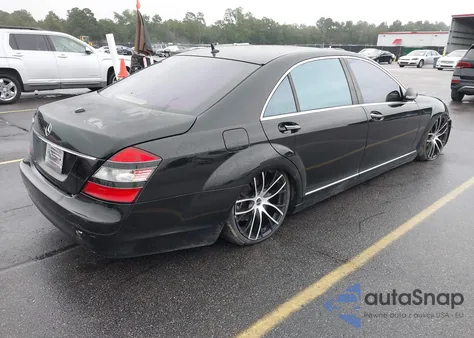 2007 Mercedes-Benz S 550 z USA, uszkodzony, nr VIN WDDNG71X97A042487